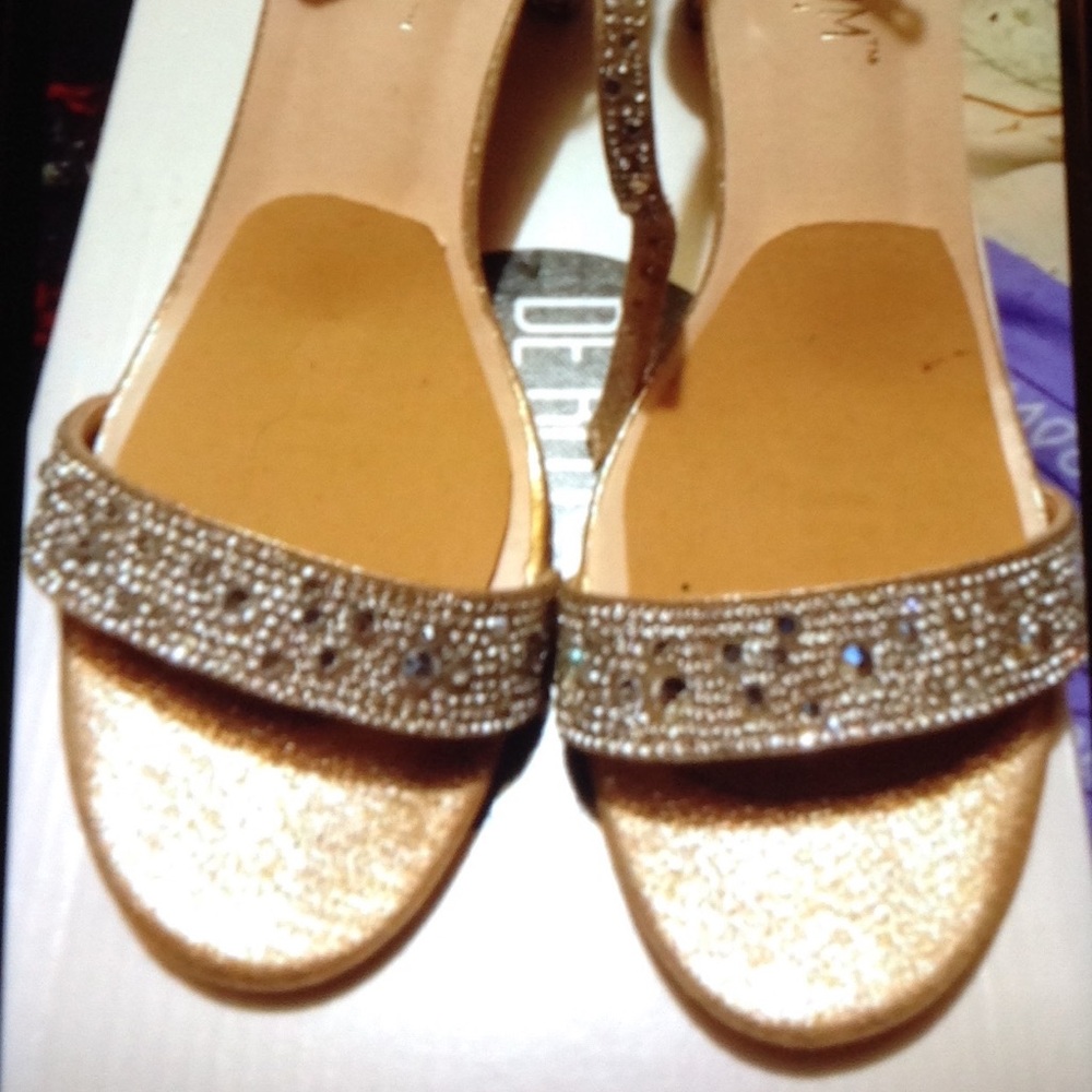 Silver wedding shoes .size 8